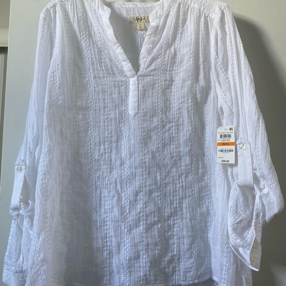 NWT Style & Co Adjustable Sleeve Length Blouse.